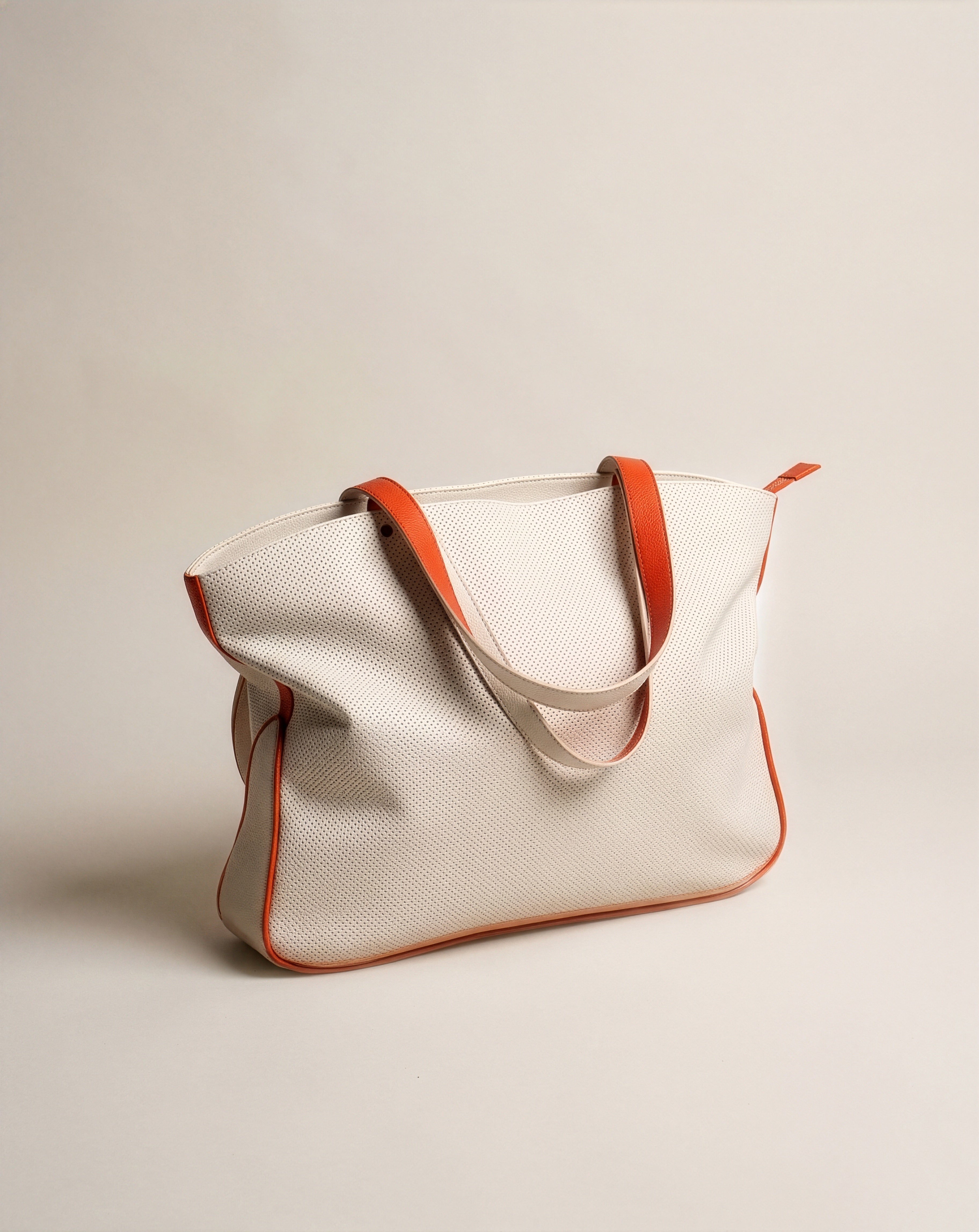 Cuerpo perforado ostra - naranja